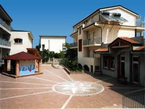 Aquamarine Residence Davoli Kültér fotó