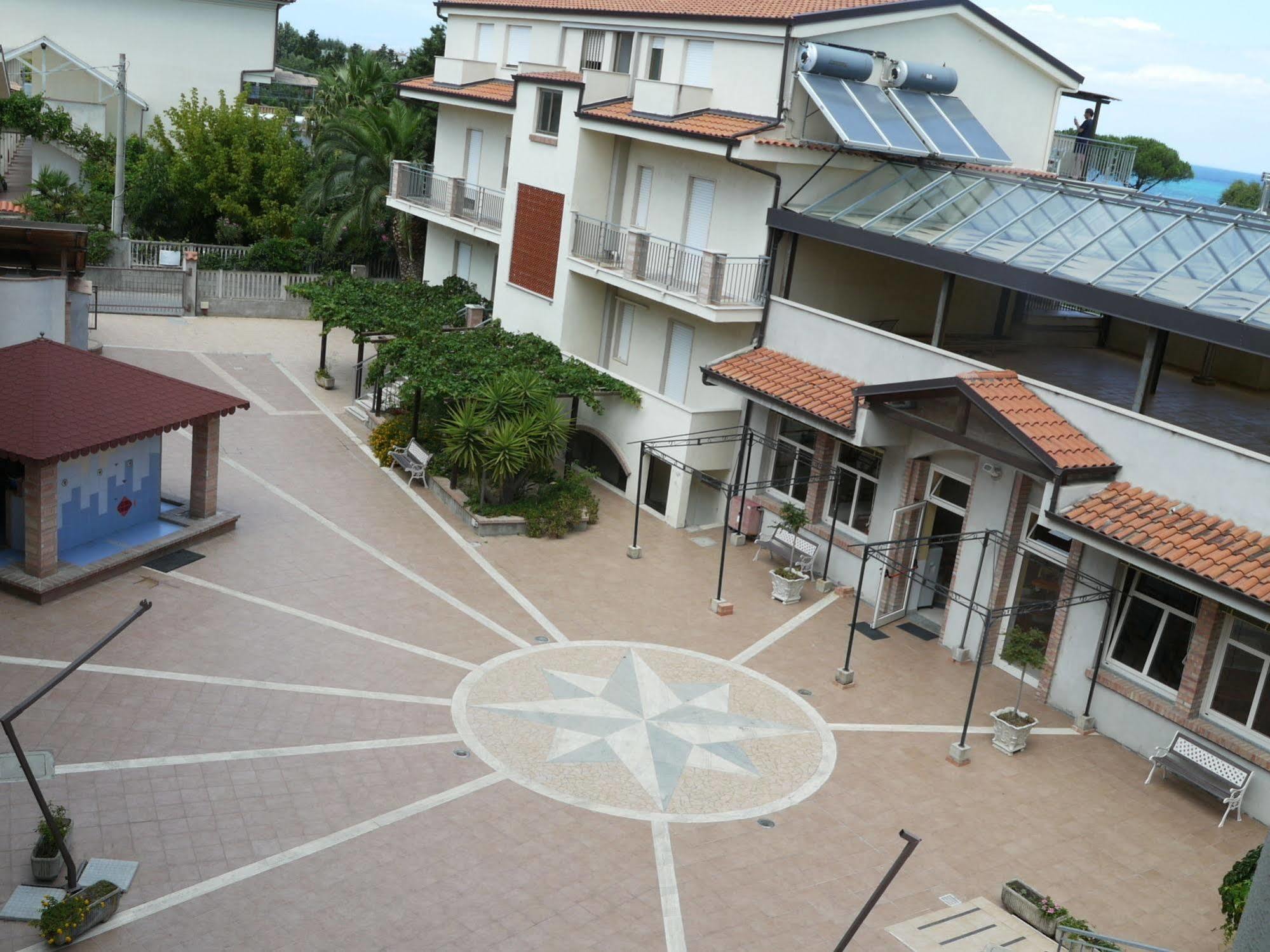 Aquamarine Residence Davoli Kültér fotó